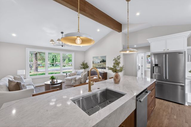 366 Barrywood Dr, Nashville, TN 37211