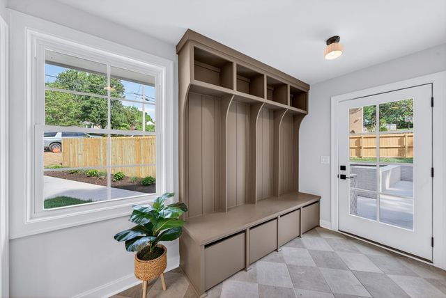 366 Barrywood Dr, Nashville, TN 37211