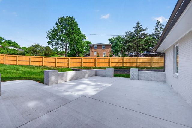 366 Barrywood Dr, Nashville, TN 37211