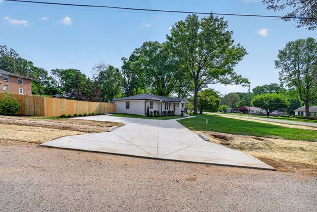 366 Barrywood Dr, Nashville, TN 37211