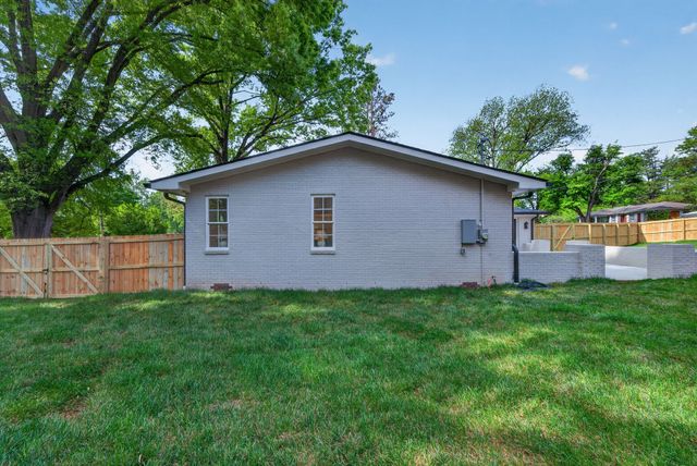 366 Barrywood Dr, Nashville, TN 37211