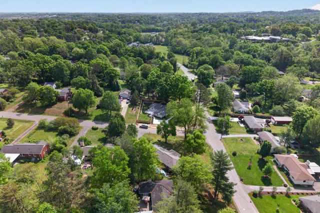 366 Barrywood Dr, Nashville, TN 37211