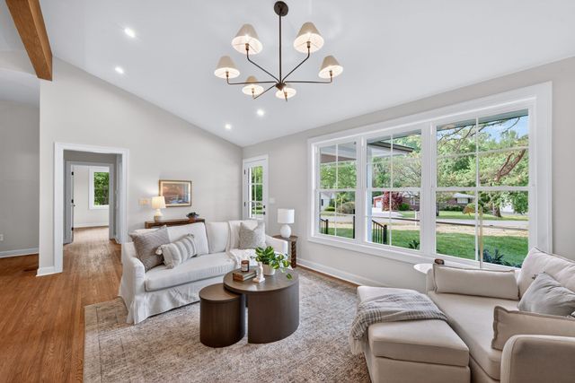 366 Barrywood Dr, Nashville, TN 37211