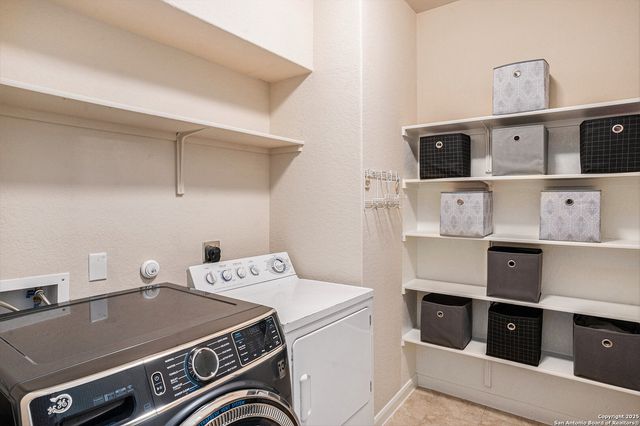 2196 New Castle, New Braunfels, TX 78130