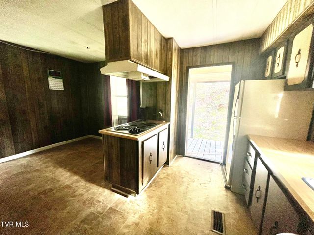 6060 Daniel Boone Road, Gate City, VA 24251