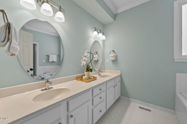 105 Callard Run, Chapel Hill, NC 27514