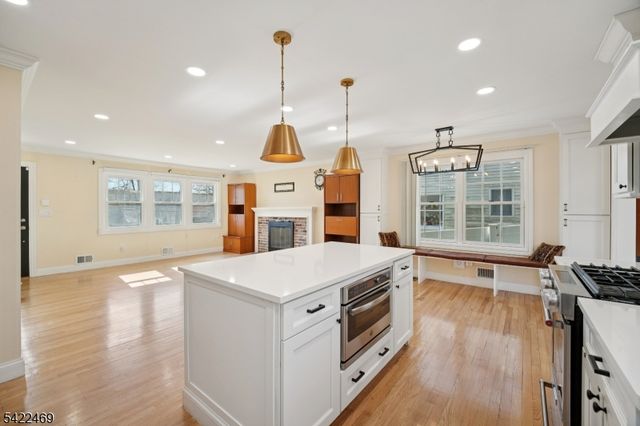 59 Oakwood Dr, Wayne Twp., NJ 07470