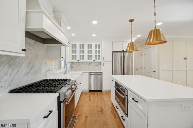 59 Oakwood Dr, Wayne Twp., NJ 07470