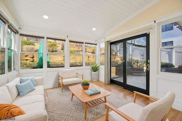 59 Oakwood Dr, Wayne Twp., NJ 07470