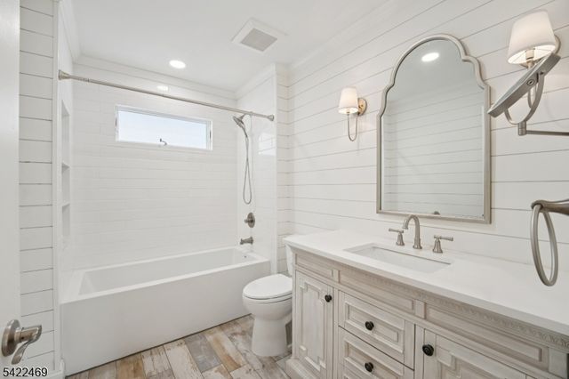 59 Oakwood Dr, Wayne Twp., NJ 07470