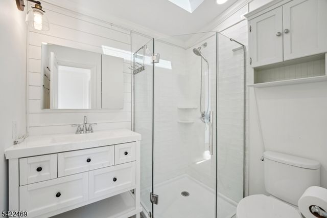 59 Oakwood Dr, Wayne Twp., NJ 07470