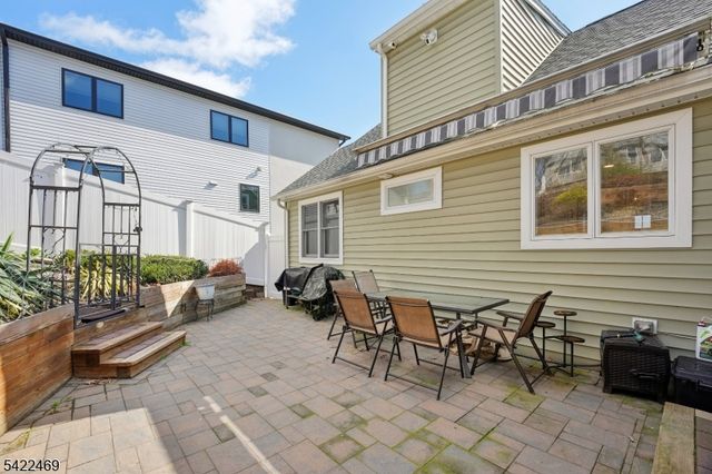 59 Oakwood Dr, Wayne Twp., NJ 07470