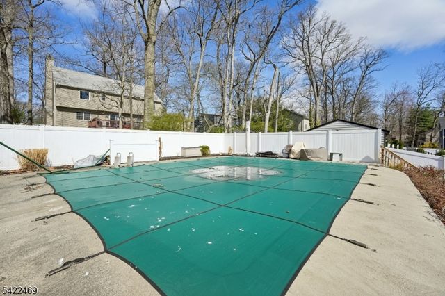 59 Oakwood Dr, Wayne Twp., NJ 07470