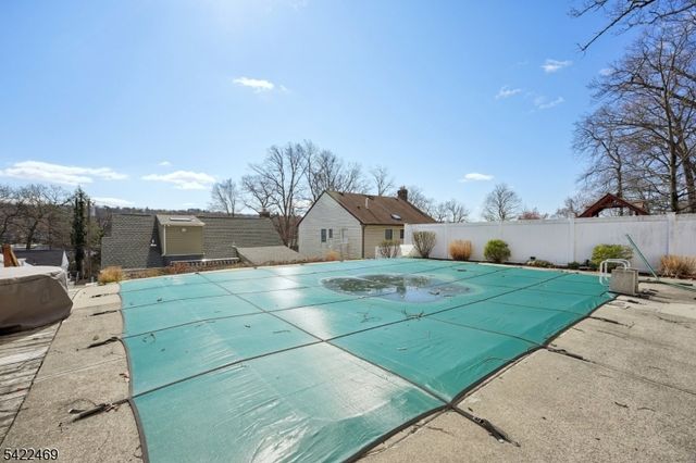 59 Oakwood Dr, Wayne Twp., NJ 07470