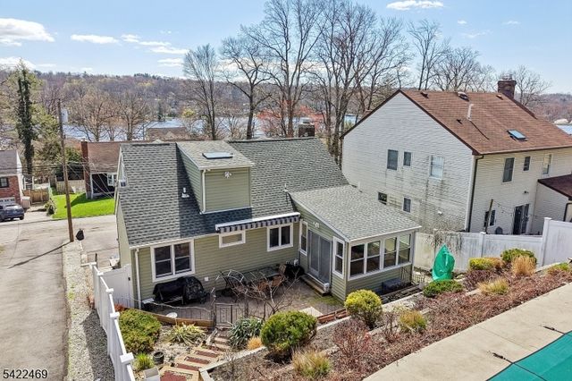 59 Oakwood Dr, Wayne Twp., NJ 07470