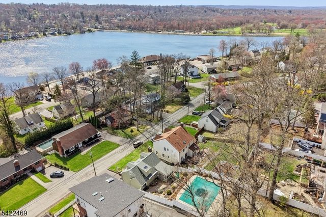 59 Oakwood Dr, Wayne Twp., NJ 07470