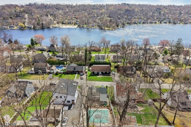 59 Oakwood Dr, Wayne Twp., NJ 07470