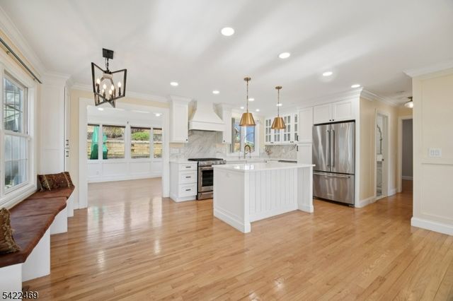 59 Oakwood Dr, Wayne Twp., NJ 07470