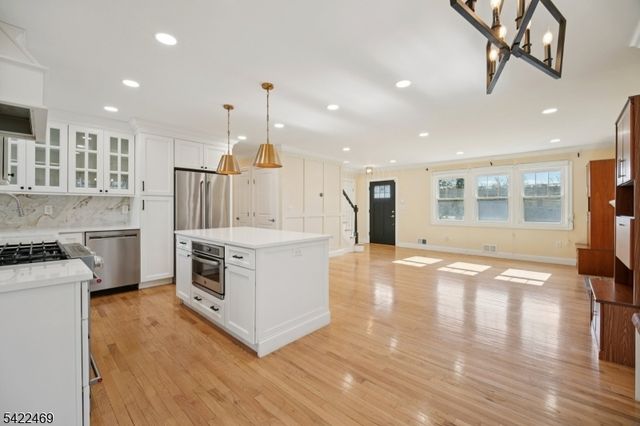 59 Oakwood Dr, Wayne Twp., NJ 07470