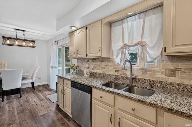12222 N Timberline Trace, Granger, IN 46530