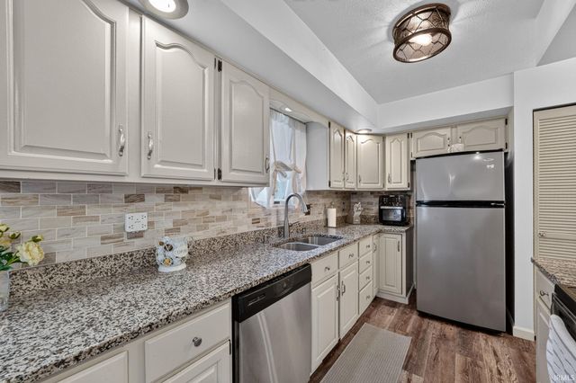 12222 N Timberline Trace, Granger, IN 46530