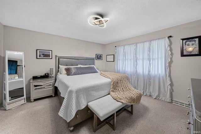 12222 N Timberline Trace, Granger, IN 46530