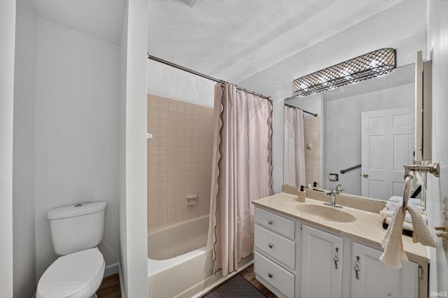 12222 N Timberline Trace, Granger, IN 46530