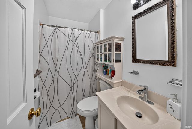 12222 N Timberline Trace, Granger, IN 46530