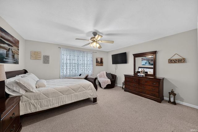 12222 N Timberline Trace, Granger, IN 46530