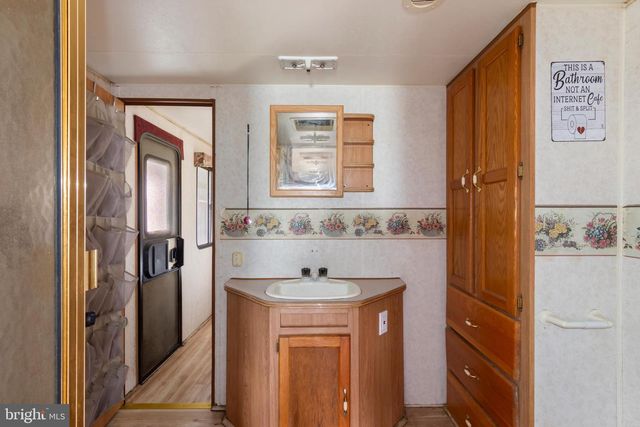 4047 RIDGE RD, Westminster, MD 21157