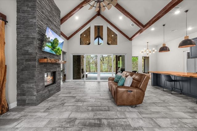 4024 Fall Creek Drive, Weatherford, TX 76087