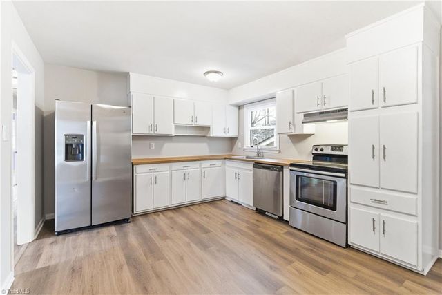 1456 LONDON Drive, High Point, NC 27260