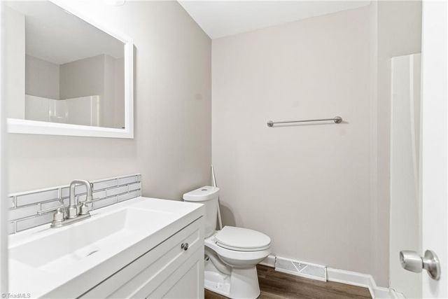 1456 LONDON Drive, High Point, NC 27260