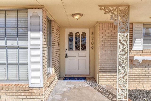 3209 NW 61st Terrace, Oklahoma City, OK 73112