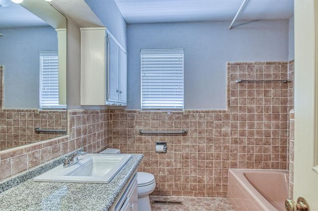 3209 NW 61st Terrace, Oklahoma City, OK 73112