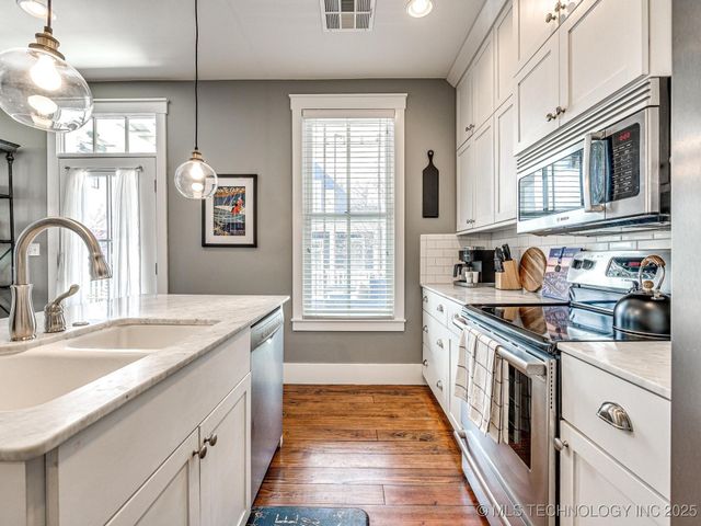 35 Boardwalk Street A, Carlton Landing, OK 74432