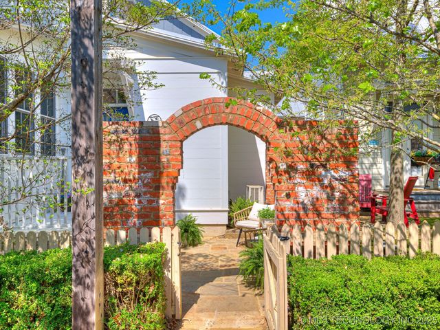 35 Boardwalk Street A, Carlton Landing, OK 74432