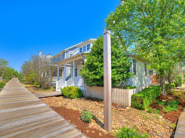 35 Boardwalk Street A, Carlton Landing, OK 74432