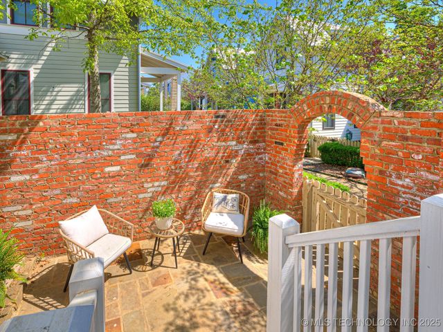 35 Boardwalk Street A, Carlton Landing, OK 74432