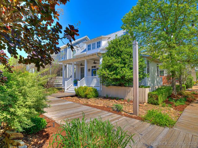 35 Boardwalk Street A, Carlton Landing, OK 74432