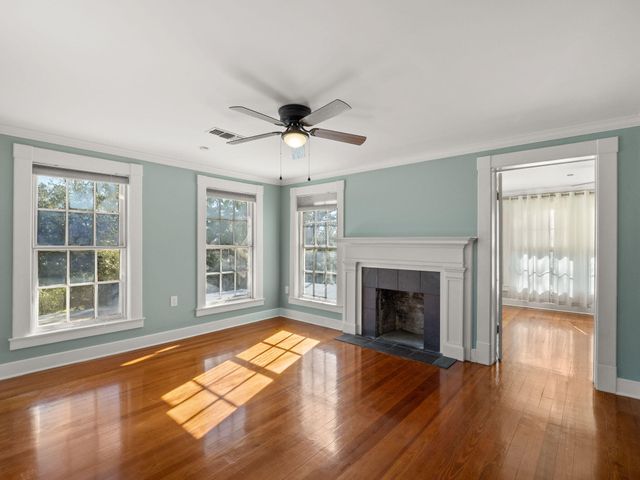 300 S 8th St, Leesville, LA 71446