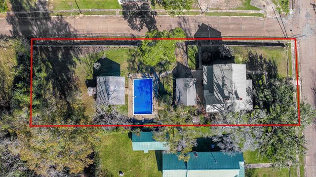 300 S 8th St, Leesville, LA 71446