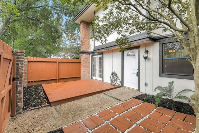 12003 Greenwood Forest Drive B, Houston, TX 77066