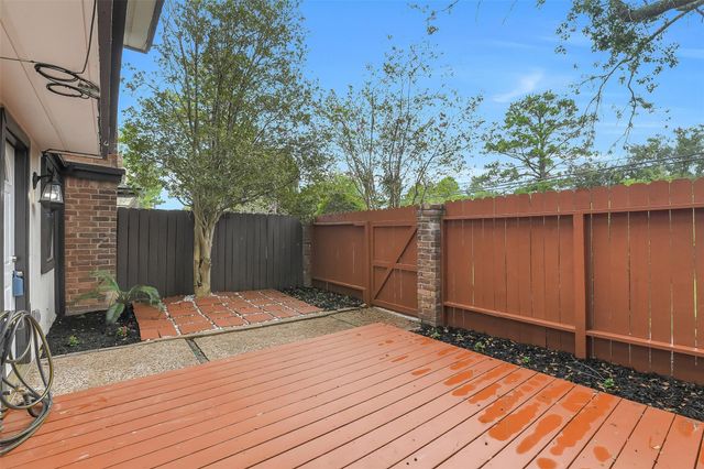 12003 Greenwood Forest Drive B, Houston, TX 77066