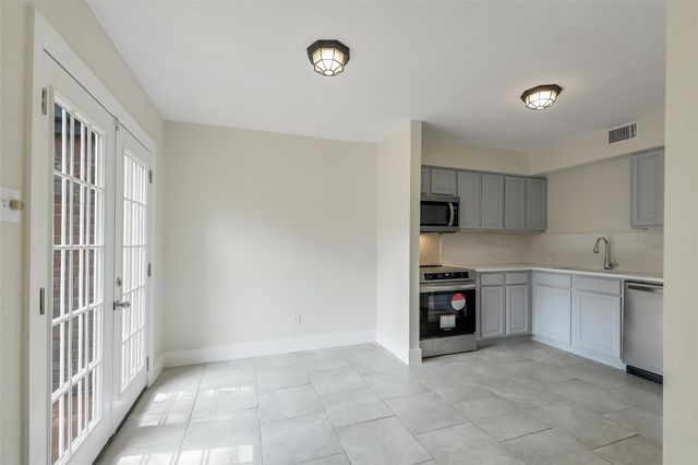 12003 Greenwood Forest Drive B, Houston, TX 77066