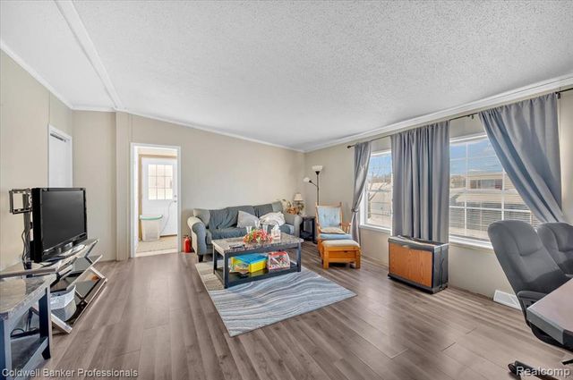 339 Decoy Lane, Lapeer, MI 48446