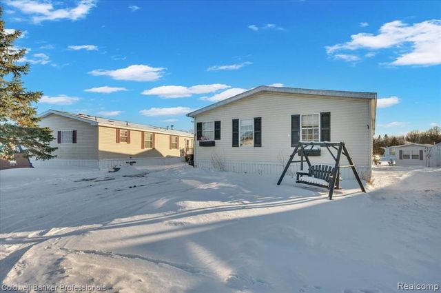 339 Decoy Lane, Lapeer, MI 48446