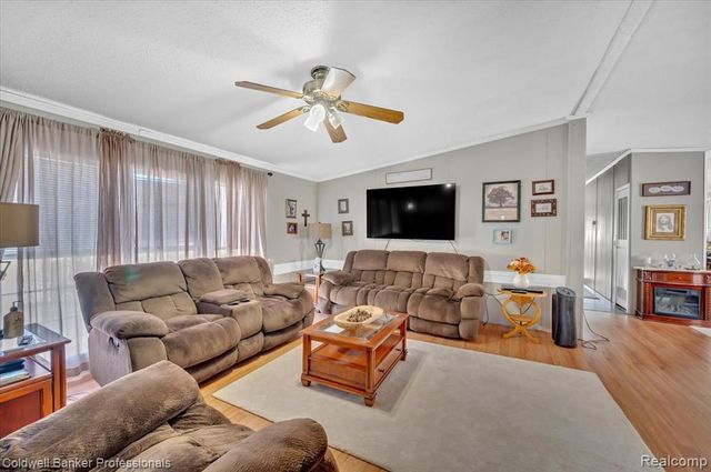 339 Decoy Lane, Lapeer, MI 48446