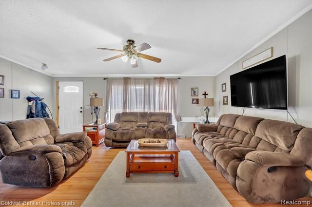 339 Decoy Lane, Lapeer, MI 48446