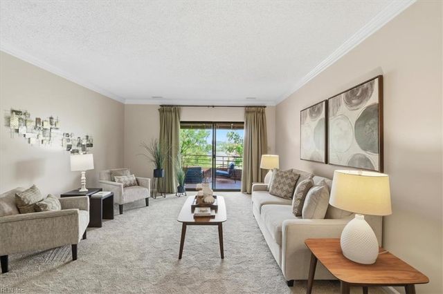 255 College Cross Apt 86, Norfolk, VA 23510